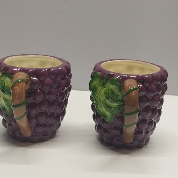 Vintage 99 Martha Stewart Large Grape Coffee Mugs Exclusive for MACY'S Bees Vine - Picture 2 of 13